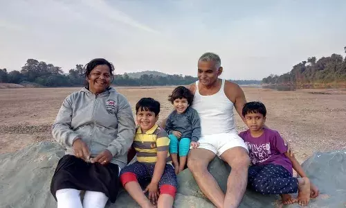 माणुसकी तोकडी पडतेय का?- आरती आमटे माणुसकी तोकडी पडतेय का?- आरती आमटे