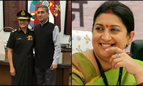 स्मृती इराणींकडून माधुरी कानेटकरांचं अभिनंदन