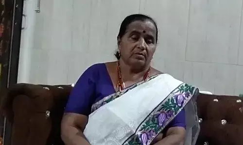 महिलांनी राष्ट्रहितासाठी राजकारणात सक्रिय व्हावं - सुमन कोळी महिलांनी राष्ट्रहितासाठी राजकारणात सक्रिय व्हावं - सुमन कोळी