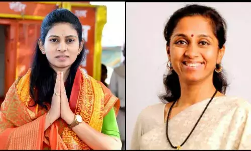 सुप्रिया सुळेंनी केलं रक्षा खडसेंचं कौतुक