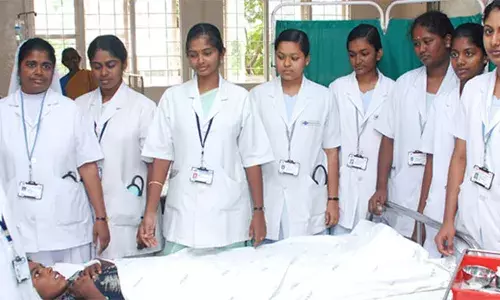 अखेर परिचारिकांच्या आजाराचं कारण सापडलं... अखेर परिचारिकांच्या आजाराचं कारण सापडलं...