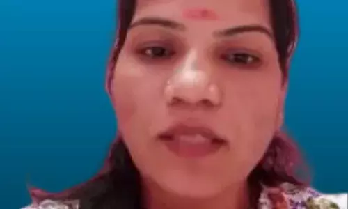 आदराने घ्यावे असं व्यक्तिमत्व्य म्हणजे समाजसुधारिका सावित्रीबाई फुले- वर्षा चव्हाण आदराने घ्यावे असं व्यक्तिमत्व्य म्हणजे समाजसुधारिका सावित्रीबाई फुले- वर्षा चव्हाण