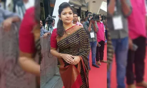 विधानभवनातील युनिक साडी चर्चेत का? नक्की वाचा