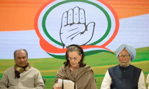 गृहमंत्री अमित शाह राजीनामा द्या – सोनिया गांधी