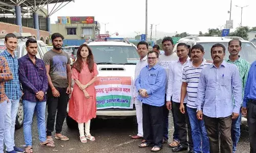 पूरग्रस्तांच्या मदतीसाठी पुढे सरसावली उर्मिला मातोंडकर