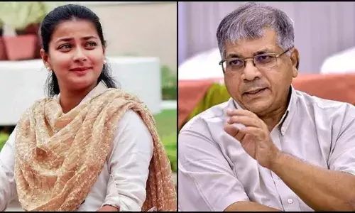 ‘प्रणिती शिंदेंनी बाळासाहेबांचं रक्त काढलं म्हणून, आम्ही रेव्ह पार्टीचं काढलं’ ‘प्रणिती शिंदेंनी बाळासाहेबांचं रक्त काढलं म्हणून, आम्ही रेव्ह पार्टीचं काढलं’