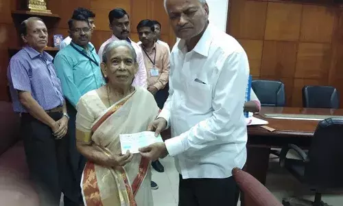 गरिबीची आणि कर्तव्याची जाण असणारी आजी