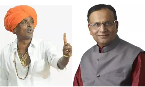 इंदुरीकरांवर संत तुकाराम महाराजांच्या वंशजांची टीका इंदुरीकरांवर संत तुकाराम महाराजांच्या वंशजांची टीका