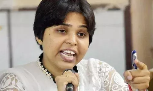 तृप्ती देसाई यांचा अमित शहांना सवाल