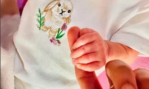 या प्रसिद्ध अभिनेत्रीच्या दुसऱ्या मुलीचा जन्म सरोगसीमधून