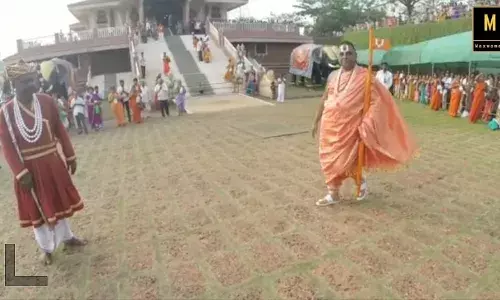 जगद्गुरु नरेंद्राचार्य महाराज संस्थानातर्फे राज्यात 50 लाख व केंद्रात १ करोड़ रुपय़ांची मदत जगद्गुरु नरेंद्राचार्य महाराज संस्थानातर्फे राज्यात 50 लाख व केंद्रात १ करोड़ रुपय़ांची मदत