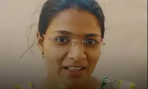 शेतकऱ्याची  मुलगी कायद्यात नंबर वन