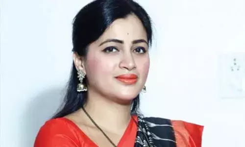 Video: स्वगृही परतणाऱ्या मजूरांना नवनीत राणा यांनी दिला निरोप Video: स्वगृही परतणाऱ्या मजूरांना नवनीत राणा यांनी दिला निरोप