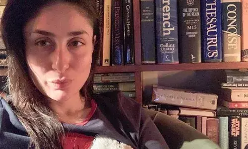 जाणून घ्या बॉलिवूडची बेबो करोनाच्या सुट्ट्यांत काय करतेय? जाणून घ्या बॉलिवूडची बेबो करोनाच्या सुट्ट्यांत काय करतेय?