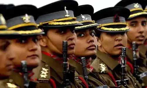लष्करात महिलांना समान संधी द्या, केंद्राला ‘सर्वोच्च’ दणका