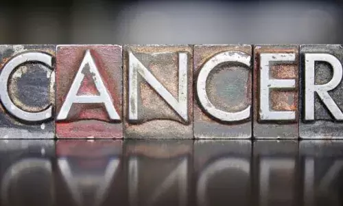 स्त्रियांच्या कर्करोगावर अनोखा उपक्रम, “आरसा पाहा आजार ओळखा”