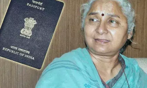 ज्येष्ठ सामाजिक कार्यकर्त्या मेधा पाटकर यांचा पासपोर्ट जप्त ज्येष्ठ सामाजिक कार्यकर्त्या मेधा पाटकर यांचा पासपोर्ट जप्त