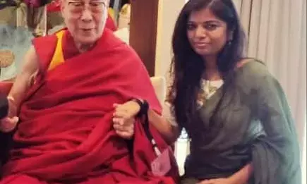 म्हणून हा स्पर्श फार मोलाचा ठरतो... म्हणून हा स्पर्श फार मोलाचा ठरतो...