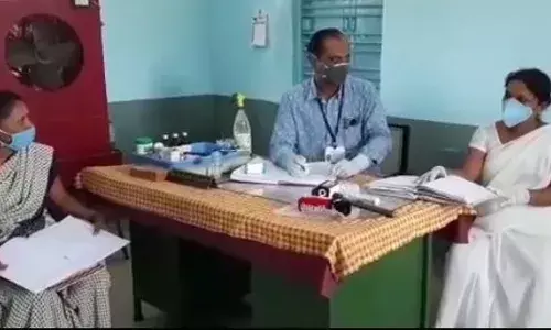 कोरोनाच्या पार्शवभूमीवर पाथर्डी येथील आशा सेविका देत आहेत अविरत सेवा