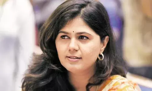 पंकजा मुंडे उपोषण : सरकार विरोधात अवाक्षरही काढणार नाही