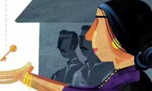 तुला नवरा आहे,मला नवरा आहे,लगाओ ठप्पा,चलो बी हॅप्पी! तुला नवरा आहे,मला नवरा आहे,लगाओ ठप्पा,चलो बी हॅप्पी!