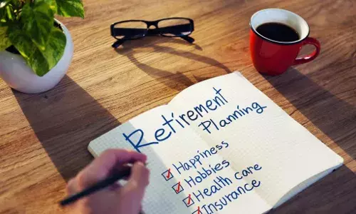 The Lockdown: निवृत्तीनंतरच्या आयुष्याचा ट्रेलर The Lockdown: निवृत्तीनंतरच्या आयुष्याचा ट्रेलर