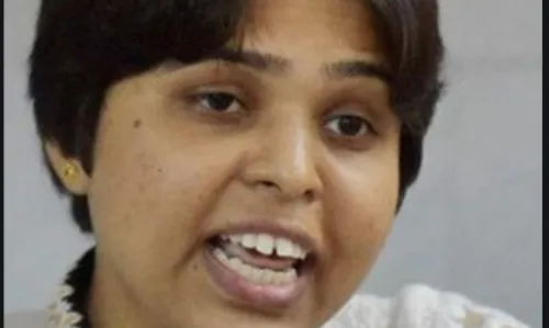 हैदराबाद आणि राची येथील बलात्कार करणाऱ्या आरोपींना सहा महिन्याच्या आत फाशी द्या -तृप्ती देसाई