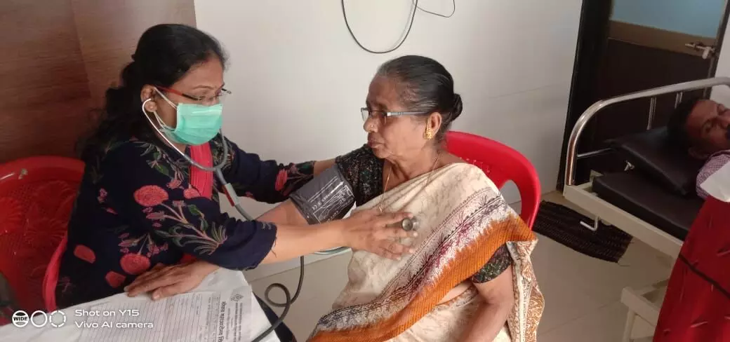 जागतिक महिला दिनानिमित्त जिजाऊ संस्थेकडून महाआरोग्य तपासणी शिबिर