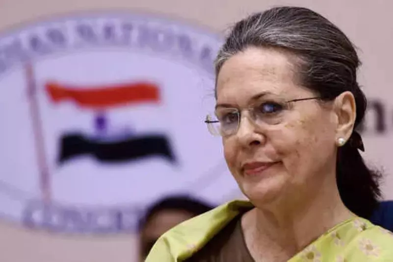 बहुमत आम्हीच जिंकू - सोनिया गांधी