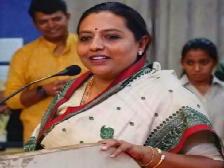 यशोमतींनी दिला दम, चिक्की बिक्की काही चालणार नाही, त्यानंतर सुरू झाली वादांची मालिका