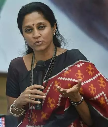 आम्हाला  काटकसरीने संसार करता येतो  - सुप्रिया सुळे