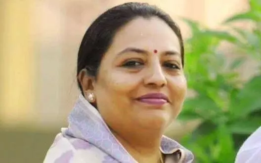 महिला आणि बालविकासमंत्री यशोमती ठाकूर यांचा निर्णयांचा धडाका