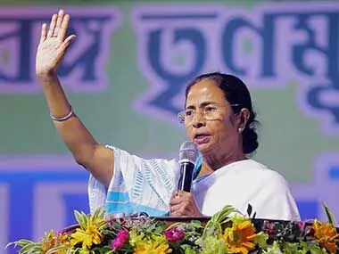 बंगाल में रेहना होगा तो बंगाली बोलना पडेगा!