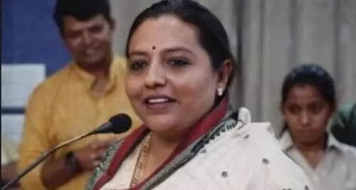 गारपिटीने नुकसान झालेल्या शेतकऱ्यांना यशोमती ठाकुरांचा दिलासा