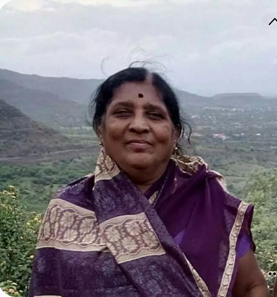 आई गेली, पण गर्दी टाळली