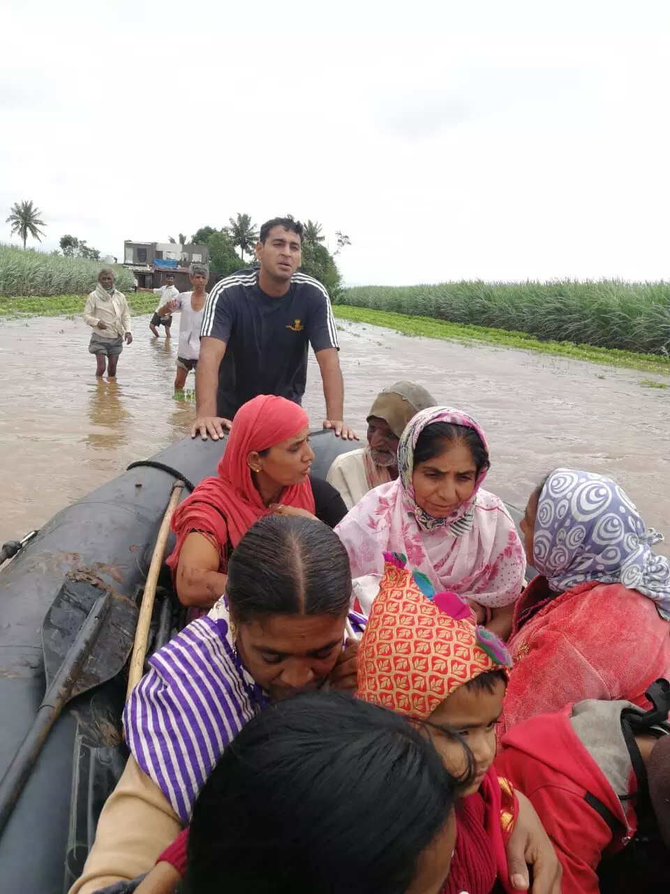 #कोल्हापूर गेल्या 24 तासांपासून कुणाशीच संपर्क नाही