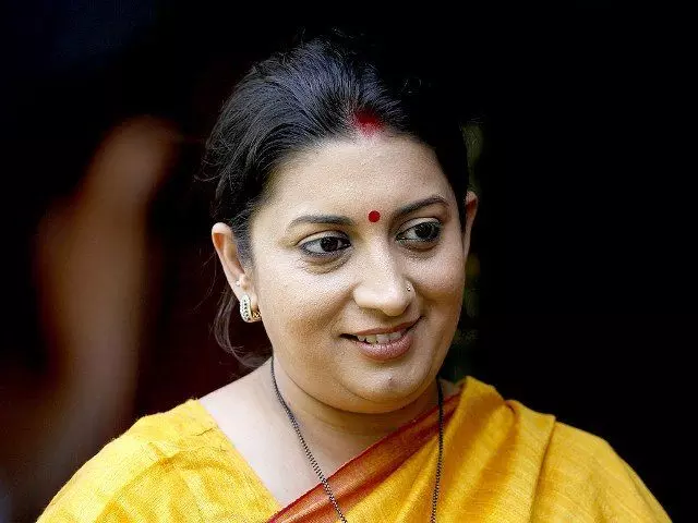 स्मृती इराणींसमोर खडसेंनी व्यक्त केली मनातली इच्छा