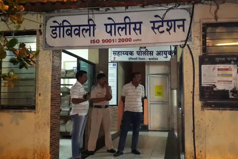 डोंबिवलीत पत्नीने जीन्स-टीशर्ट घातल्याने जीवे मारण्याचा प्रयत्न