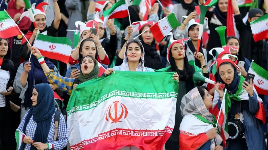 हजारो इराणी महिलांसाठी आनंदाचा क्षण