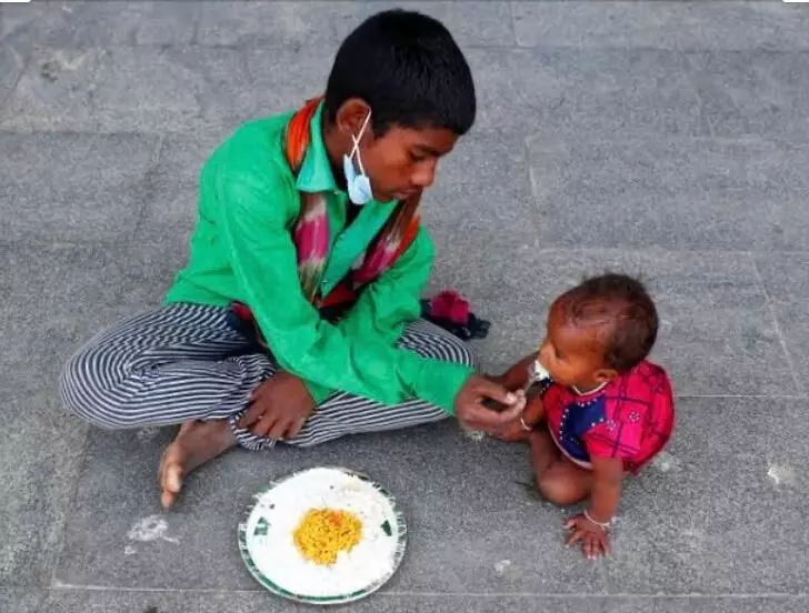 ‘तो’ २५ हजारांचा बोनस आणि लॉकडाऊनचा खाऊ