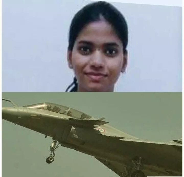 पुण्याची दामिनी फ्लाईंग ऑफिसर...