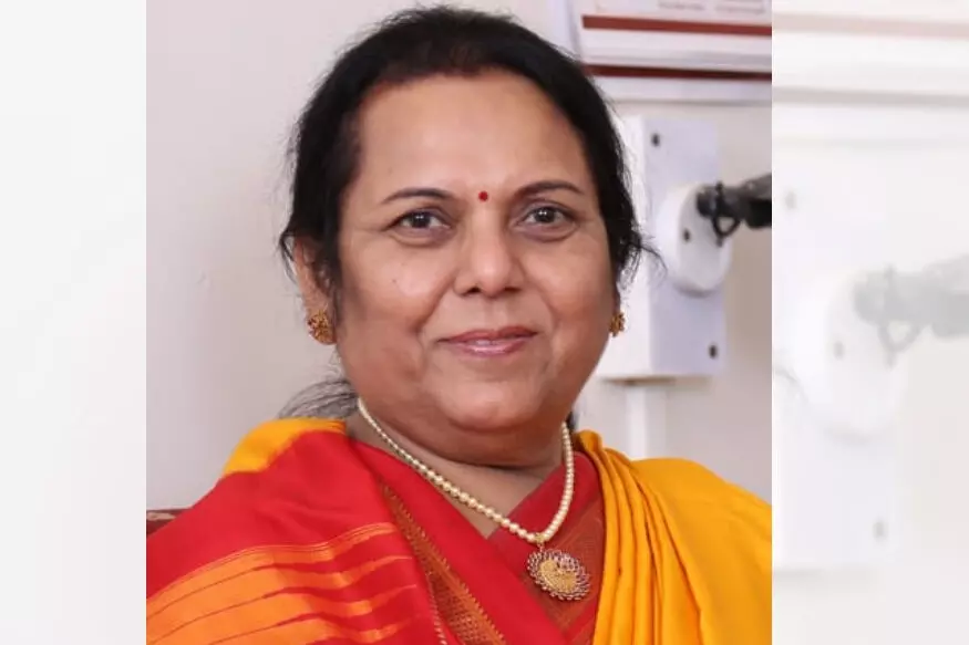 पंकजा मुंडेंच्या शिवसेना प्रवेशावर नीलम गोऱ्हे म्हणाल्या  वेट अँड वॉच